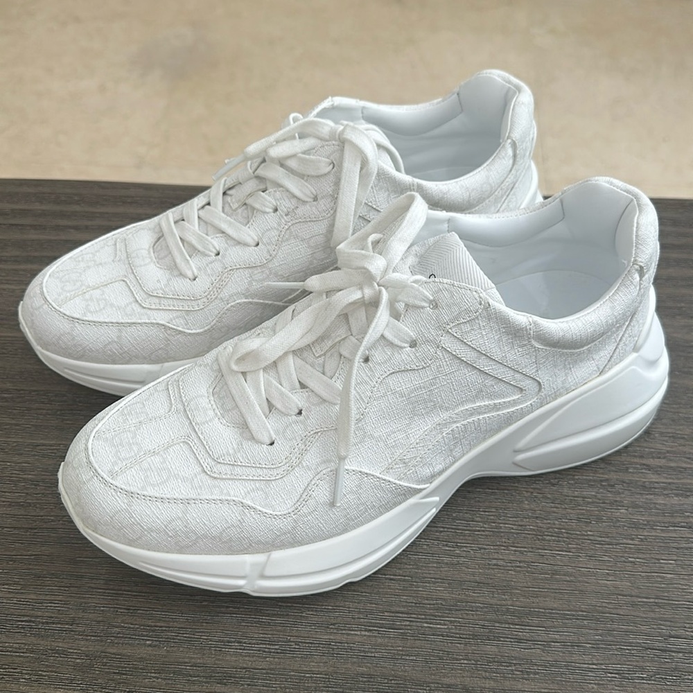 Gucci Men’s Monogram Low-Top Sneakers